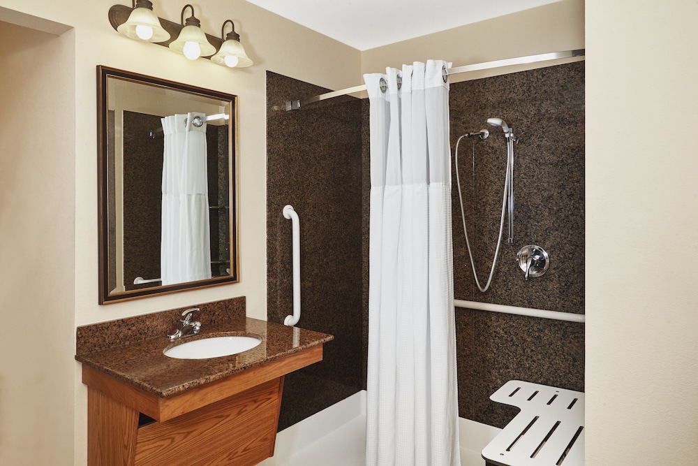 Staybridge Suites Milwaukee Airport South by IHG - photo 25