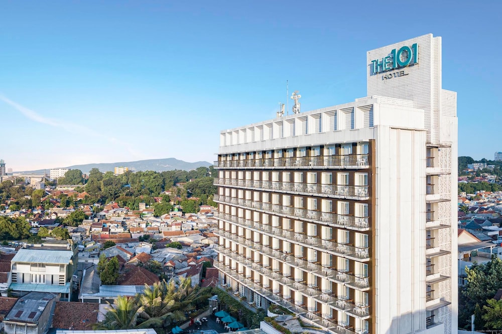 THE 1O1 Bogor Suryakancana — 4-Star Luxury Hotel in Bogor, Indonesia