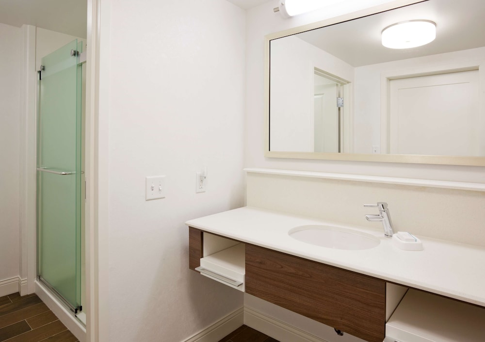 Hampton Inn Minneapolis Bloomington West - photo 23