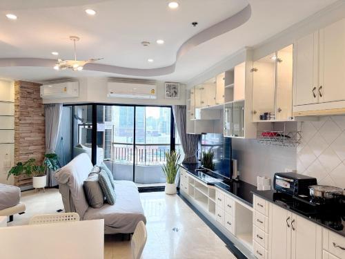 Platinum Deluxe Shopping Apartments