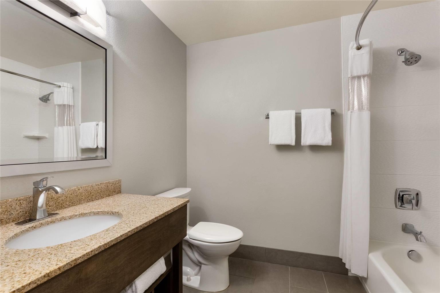 La Quinta Inn & Suites by Wyndham Fairbanks Airport - photo 34
