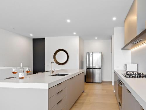 Sierra Views Queenstown Holiday Home — 4-Star Luxury Hotel in Queenstown, New Zealand