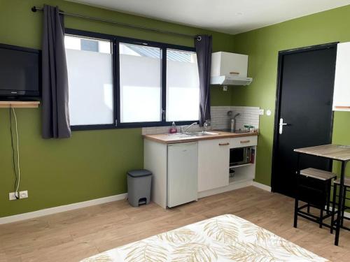 Studio Independant - carbon neutral hotel in Andilly