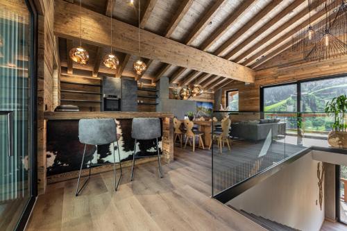 Kellnergut Luxus Chalet FRIEDA — 4-Star Luxury Hotel in Muehlbach Am Hochkoenig, Austria