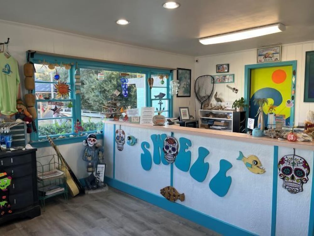 Swell Motel - photo 2