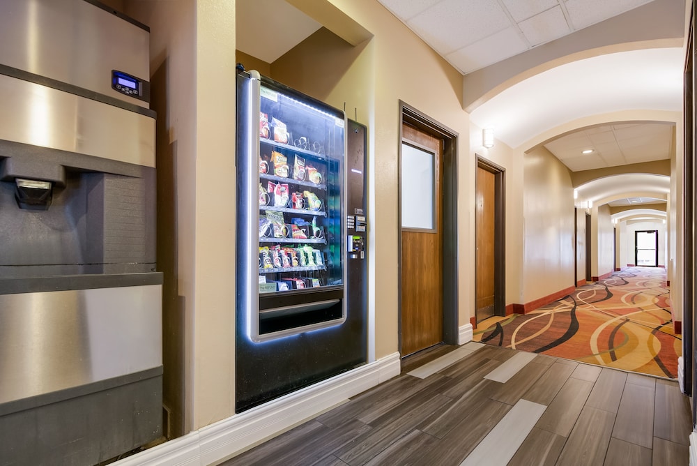 SureStay Plus Hotel by Best Western Topeka Northwest - photo 31