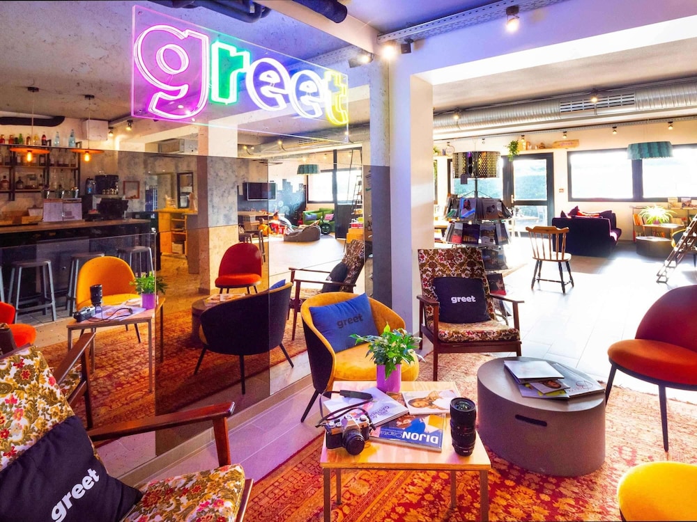 Greet Hotel Beaune in Beaune, France