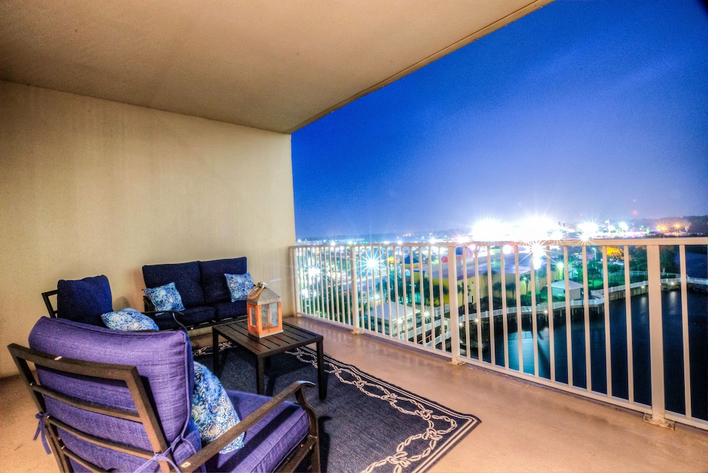 Laketown Wharf Resort by Aneliya's Rentals - photo 885
