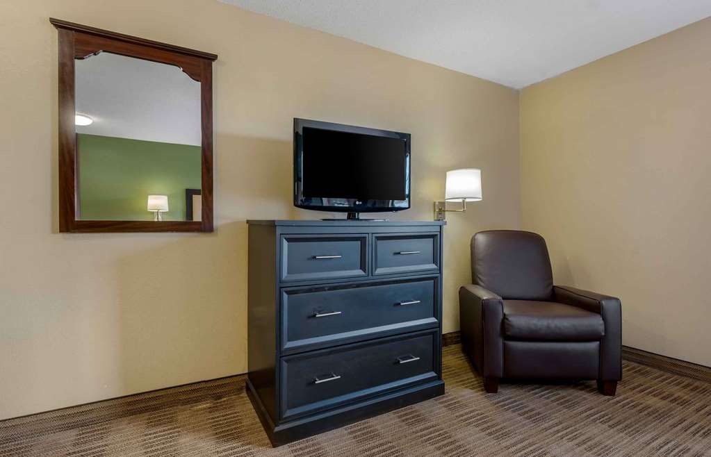 Extended Stay America Suites Chicago Gurnee - photo 12