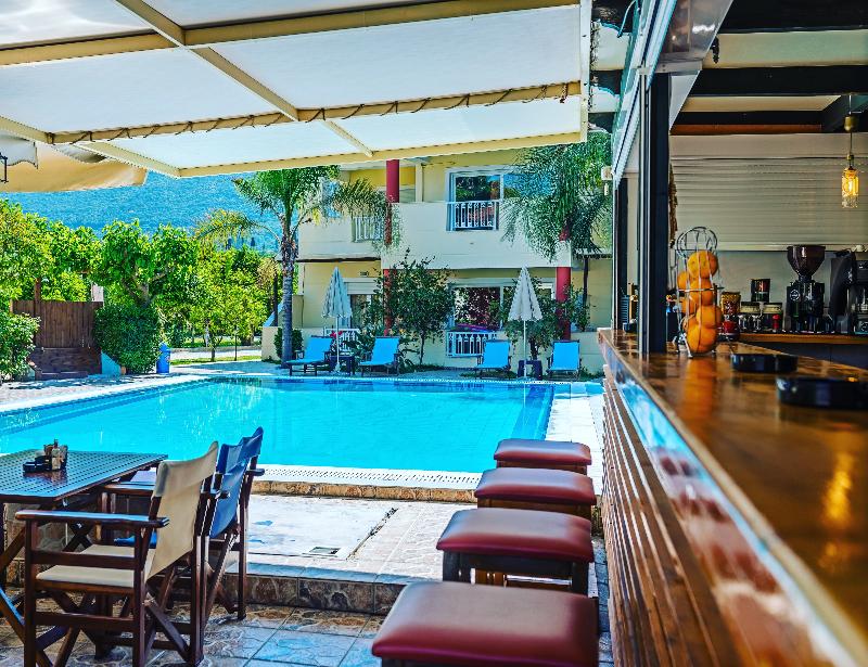 Oscar Villa & Studios