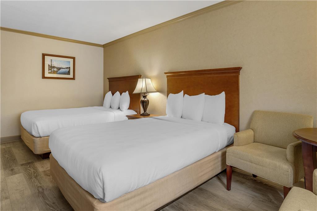 Best Western PLUS Morristown Inn Florham Park - photo 37
