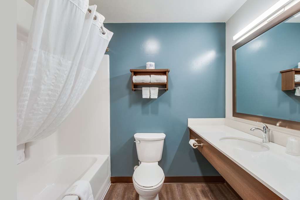 WoodSpring Suites Bakersfield East - photo 23