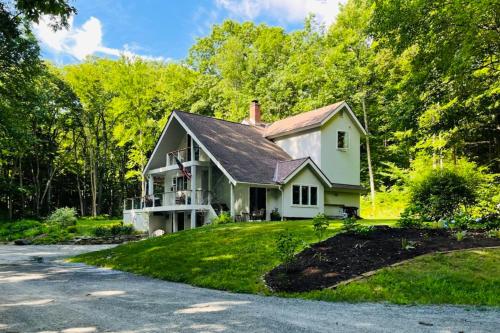 River Haven - carbon neutral hotel in Newfane