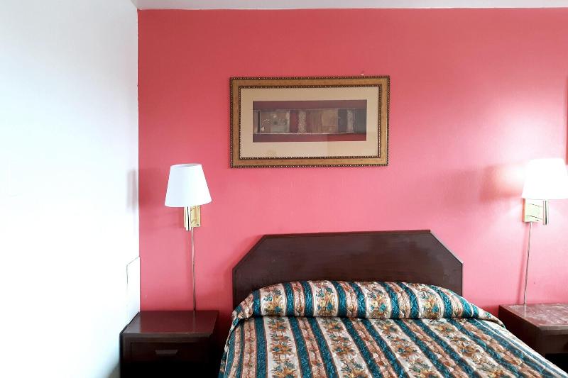 Hotel Kings at Clovis by OYO Rooms - photo 37