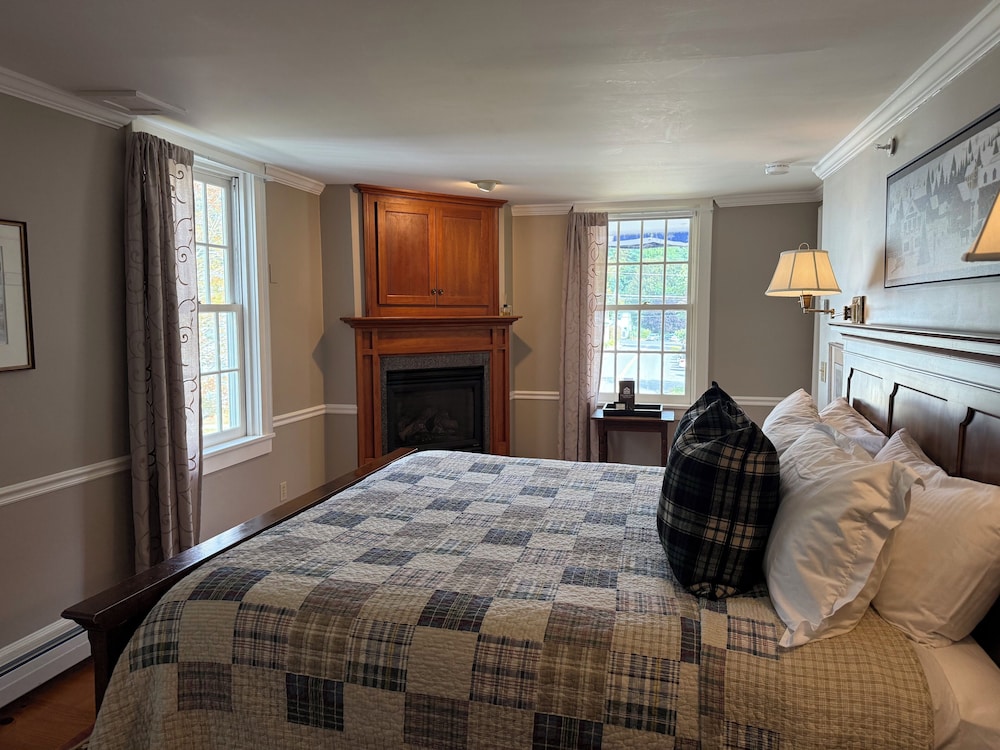 Four Columns Inn - photo 34