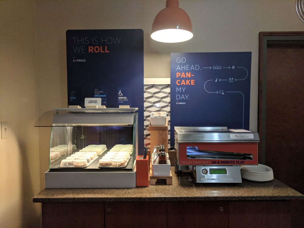Holiday Inn Express & Suites Montpelier by IHG - photo 46