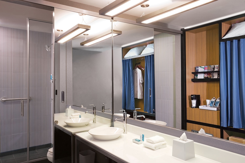 Aloft Portland Airport at Cascade Station - photo 24