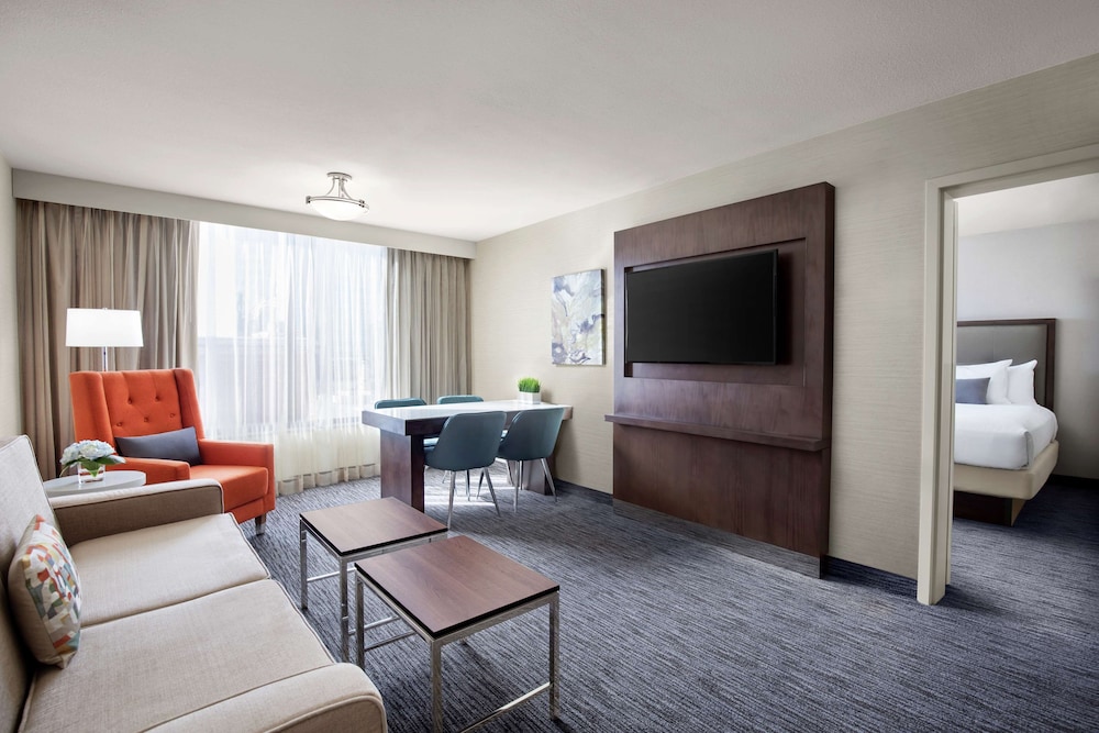 Embassy Suites by Hilton Fort Worth Downtown - photo 11