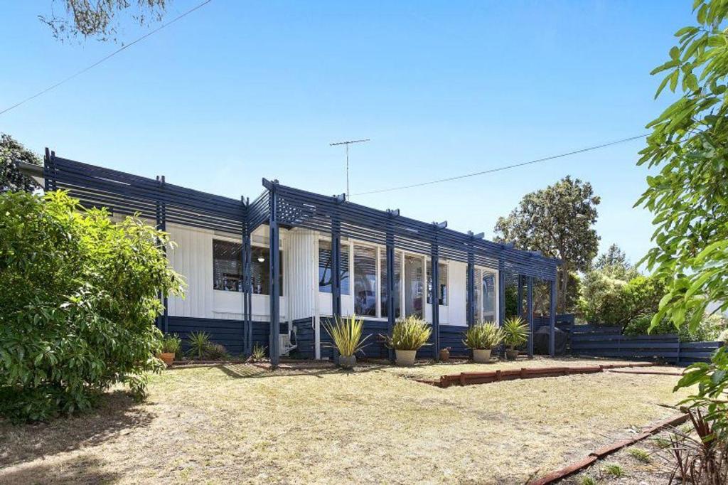 Cosy Corner BYO Linen in Torquay, Australia