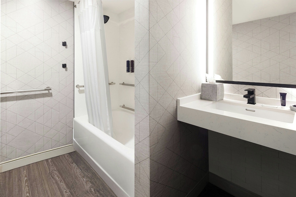 Renaissance Framingham Hotel & Conference Center - photo 27