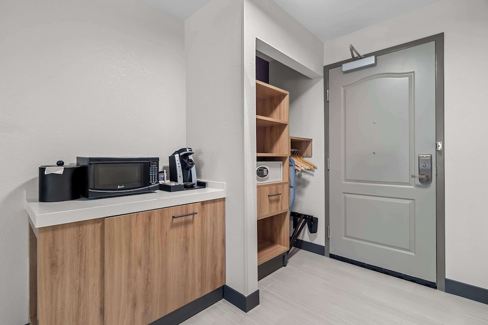 Hilton Garden Inn Cartersville - photo 21