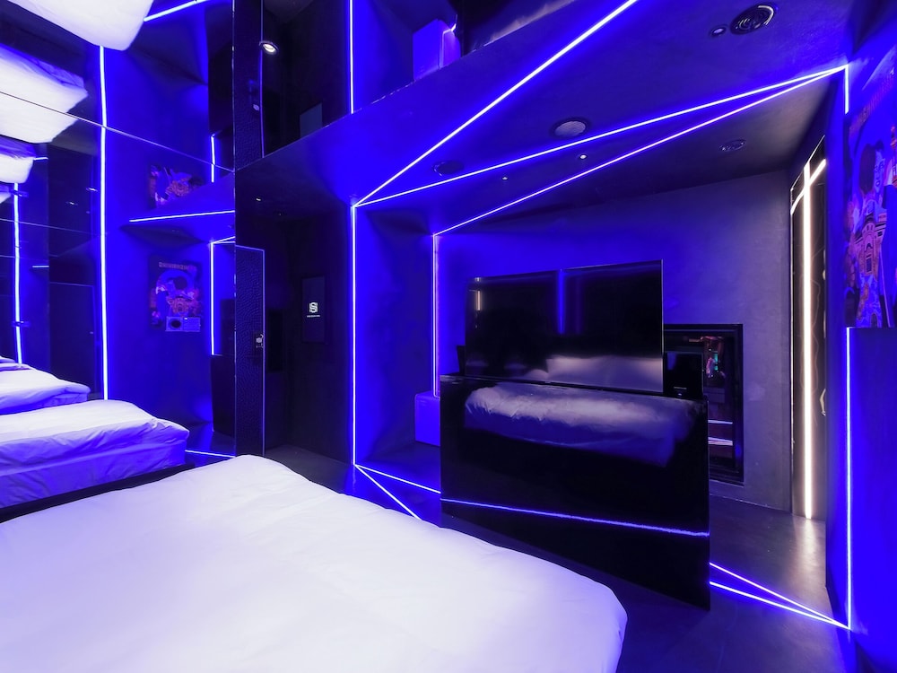 Space Design Hotel - carbon neutral hotel in Dalian