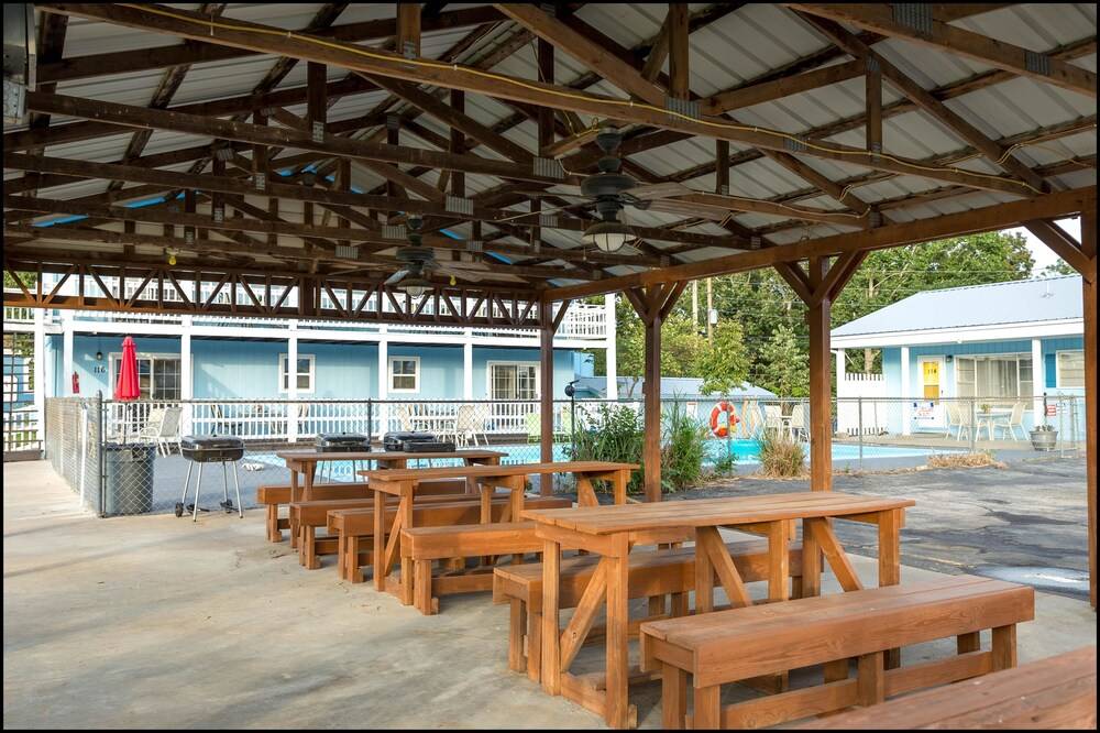 Marina Inn & Event Center - photo 60