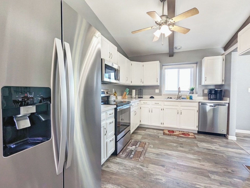 The Peakview Mirage_Newly Renovated Near USAFA in Colorado Springs, United States