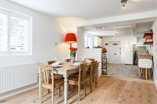 The Old Butcher's Cottage — 4-Star Luxury Hotel in Corfe Castle, United Kingdom