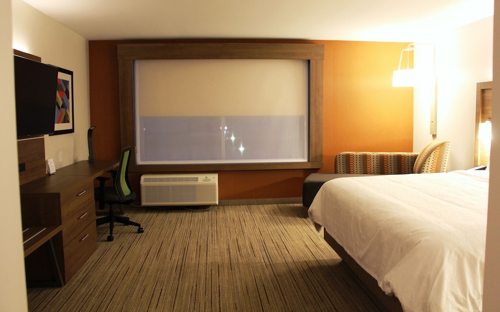 Holiday Inn Express & Suites Phoenix Airport North by IHG - photo 12