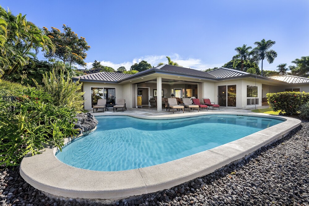 Hale Aikane — 4-Star Luxury Hotel in Kailua-Kona, United States