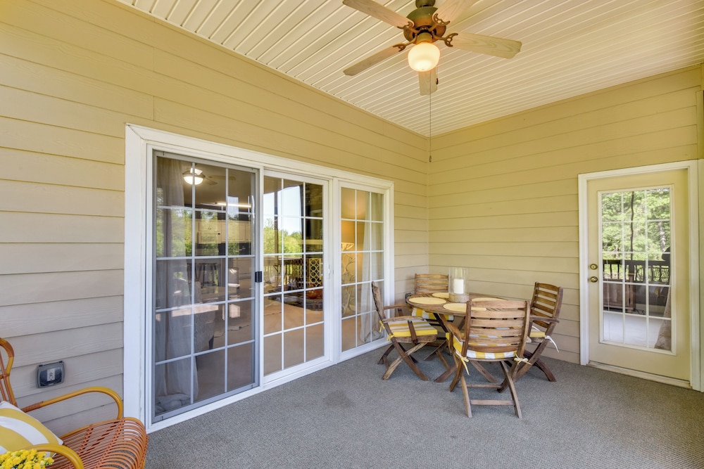 Kingwood Resort Condo with Golf Course Views - photo 23