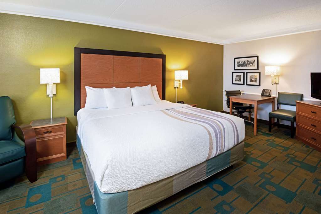 La Quinta Inn by Wyndham Amarillo Mid City - photo 8