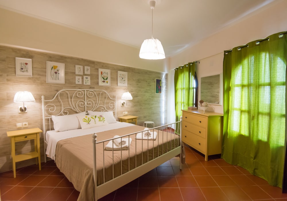 Castello Domus — 4-Star Luxury Hotel in Irakleion, Greece