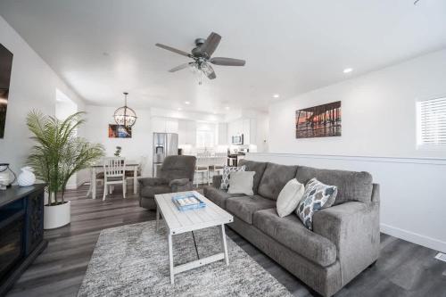 Game Room Rooftop Deck Sleeps 11 — 4-Star Luxury Hotel in Oceano, United States
