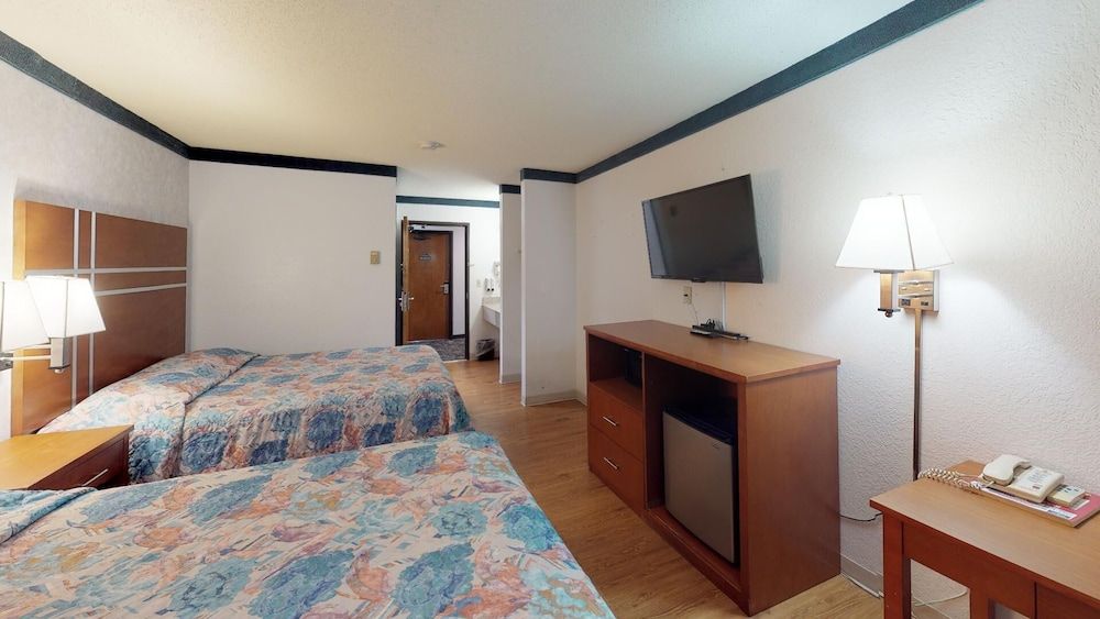 Waconia Inn & Suites - photo 15