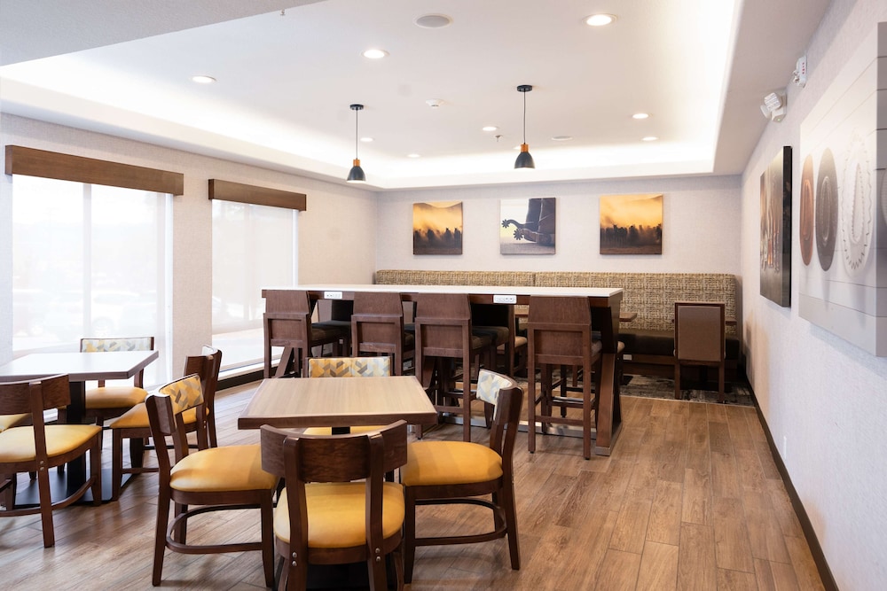 Hampton Inn Durango - photo 54