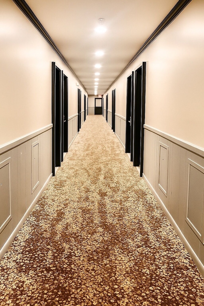 Raceway Inn - photo 24