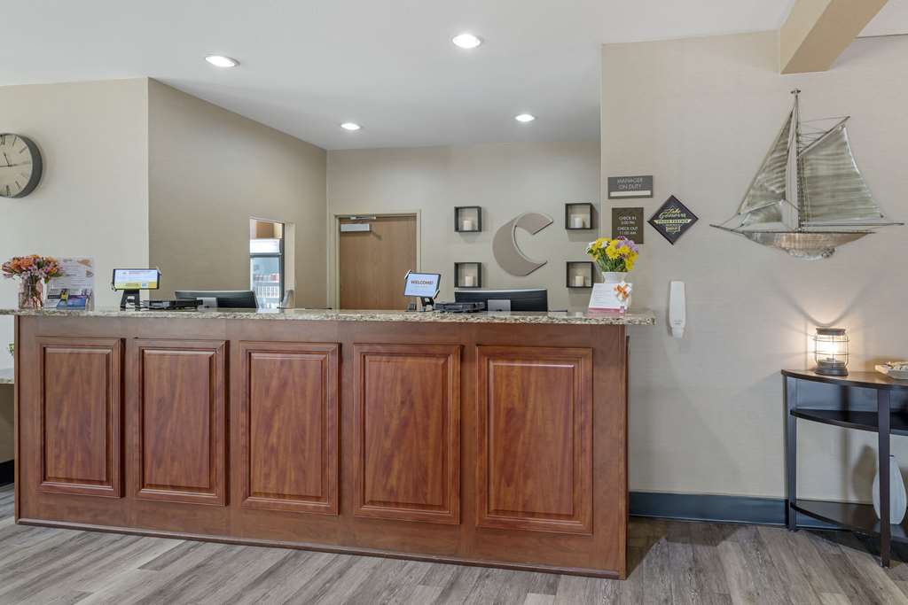Comfort Suites Lake Geneva East - photo 4