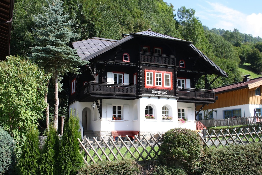 Spacious Villa in Zell am See near Ski Area Zell am See — 4-Star Luxury Hotel in Zell Am See, Austria