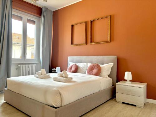 Apartment Navigli House of Mirrors — 4-Star Luxury Hotel in Milan, Italy