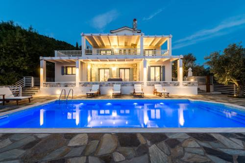 Villa Idealia — 4-Star Luxury Hotel in Skopelos, Greece