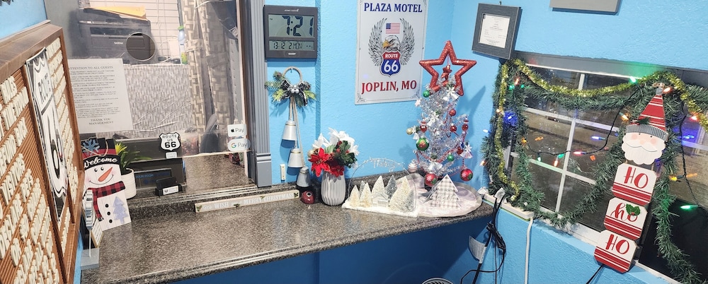 Plaza Motel - photo 3