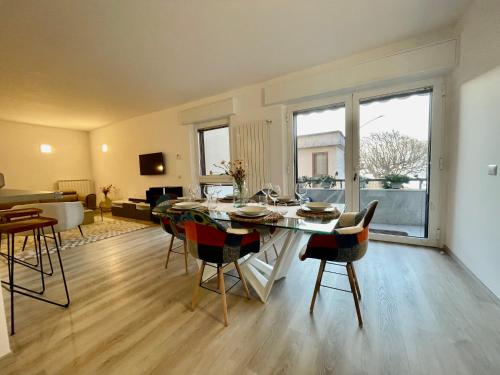 San Martino Lake View Apartment — 5-Star Luxury Hotel in Ispra, Italy