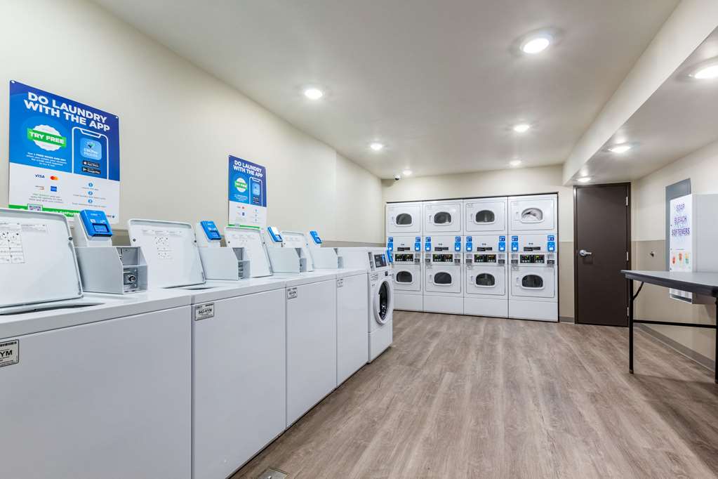 WoodSpring Suites Indianapolis Castleton - photo 30