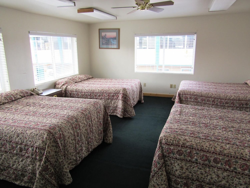 Yellowstone Country Inn - photo 20