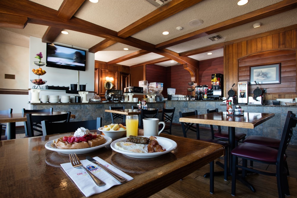 Clover Island Inn - photo 31