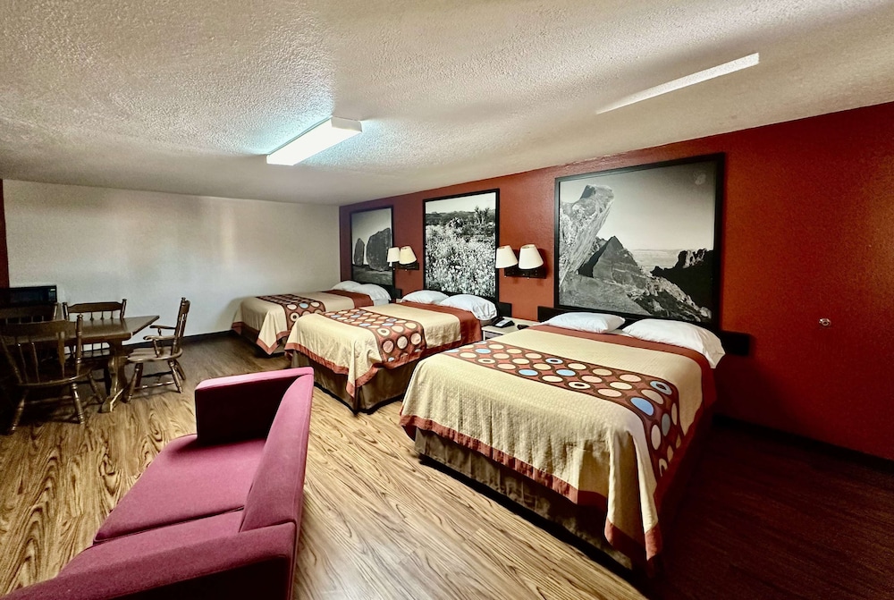 Super 8 by Wyndham Athens TX - photo 7