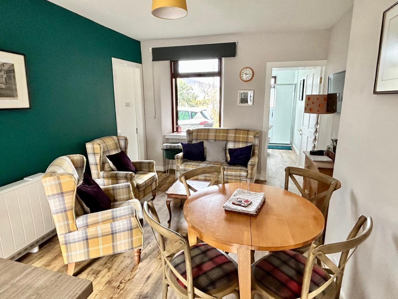 Lottie s Cottage Rhynie Aberdeenshire — 4-Star Luxury Hotel in Huntly, United Kingdom