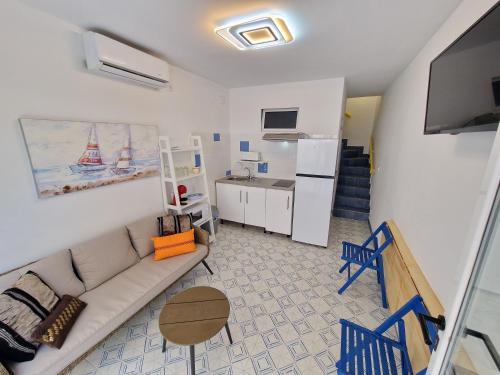 La Maisonnette Bleue in Empuriabrava, Spain